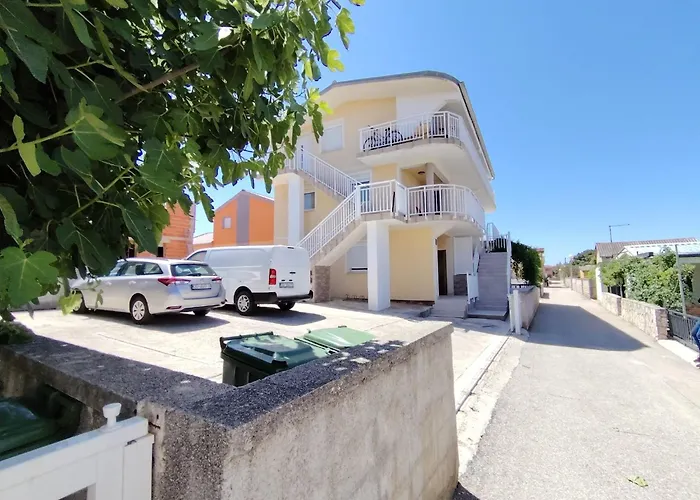 Nika Seaview Apartment *